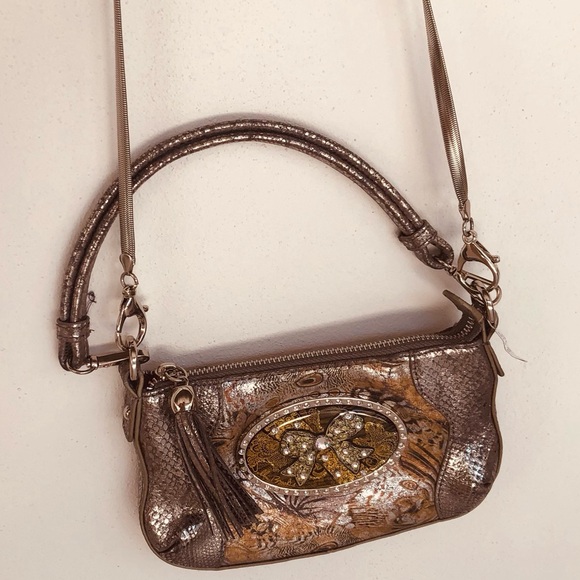 NWOT Metallic  Silver/ Gold  Shoulder Bag with Jeweled Medallion - Picture 3 of 8